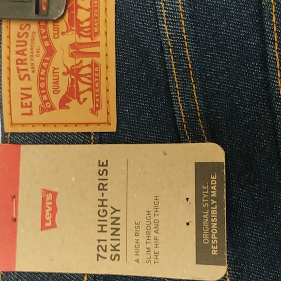 Levi's 721 High Rise Jeans - Picture 9 of 13